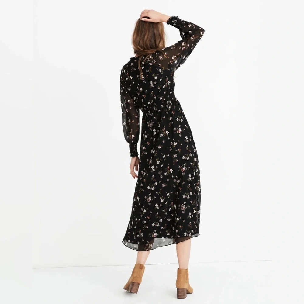 Madewell Georgette Smocked Midi Dress in Backyard Blooms- Size Small - Picture 2 of 6